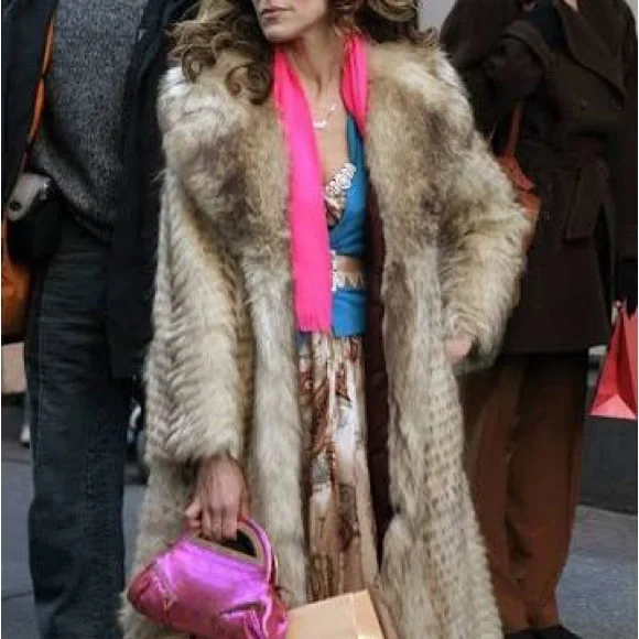 Sex and the City - Carrie Bradshaw- Genuine Tanuki Racoon Fur Coat by SFC - Picture 7 of 9